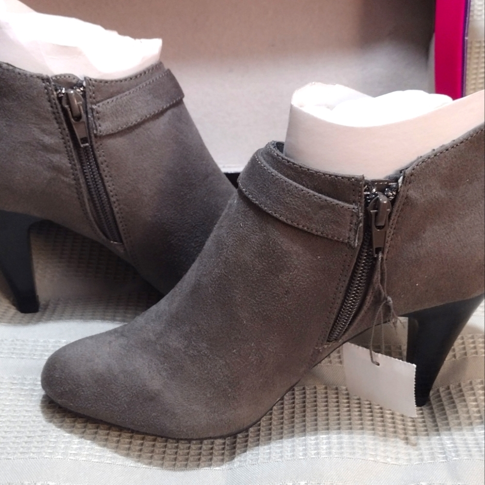 Size 7 Ankle Boots by Fiona
